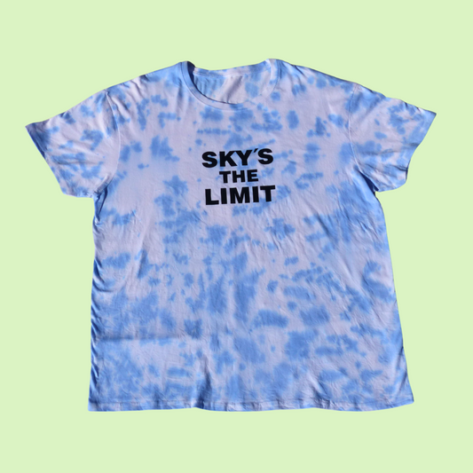 Camiseta Tie-Dye "Sky's the limit"