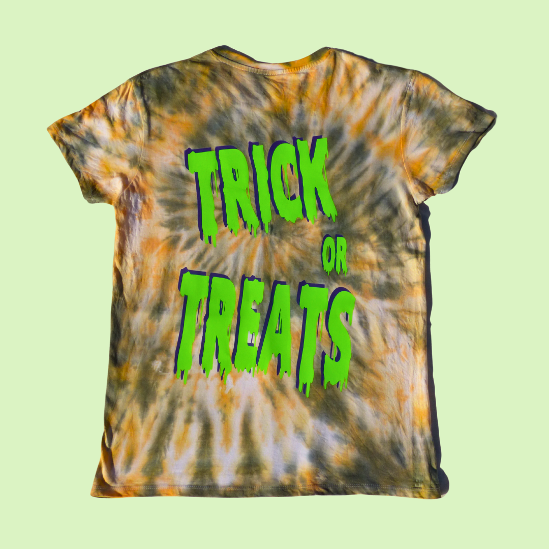 Camiseta Tye-Dye "Trick or treats"