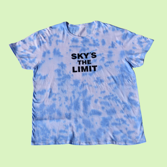 Camiseta Tye-Dye "Sky's the limit"