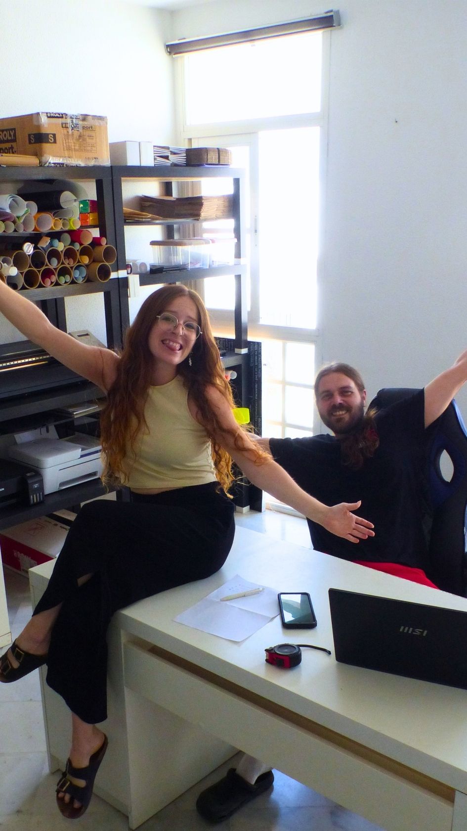 Rubén y Celia en su taller de personalización